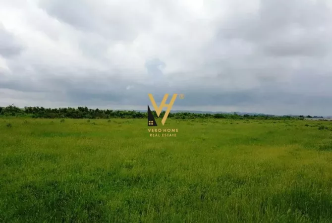 Truall ose Toke ne Tirane - 330,000 Euro