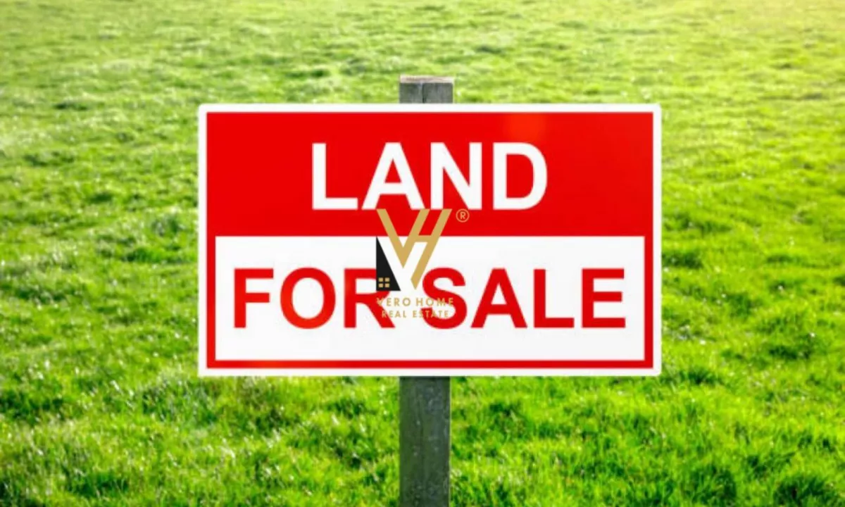 SHITET TOKE ARE 2.400 M2 PRANE RINASIT 60.000 EURO