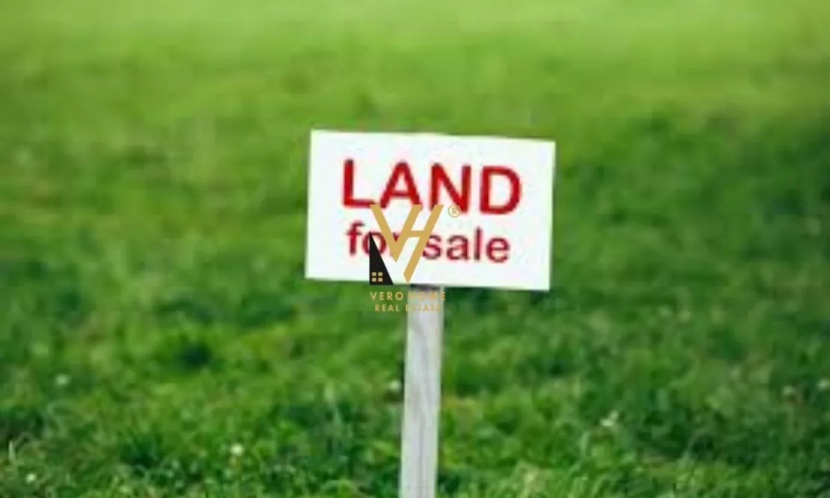 JEPET TOKE 1.100 M2 ME QIRA NE YZBERISHT 700 EURO 