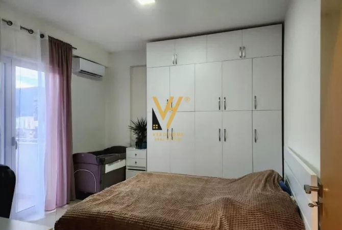 Appartamento in vendita a Valona 1+1, Arredato