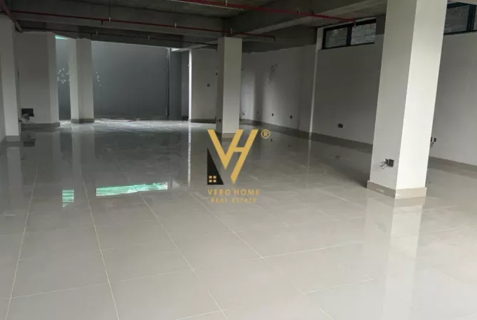 Business Property for Rent 1+1 in Tirana - 2,300 Euro
