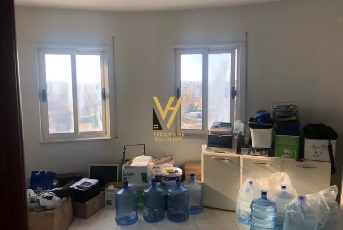 Business Property for Rent 3+1 in Tirana - 600 Euro