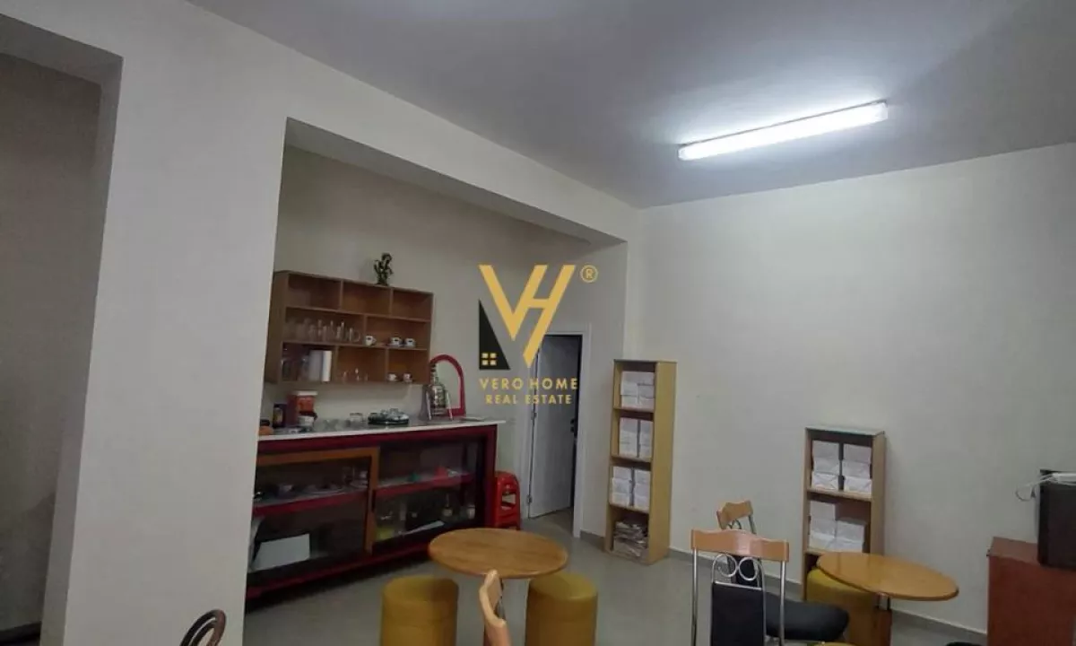 JEPET DYQAN 35 M2 ME QERA TE DONIKA CENTER 40.000 LEKE