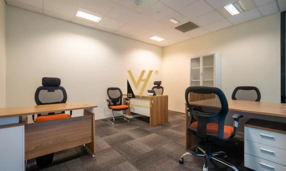 JEPET ZYRE 132 M2 ME QIRA NE BLLOK 2.500 EURO