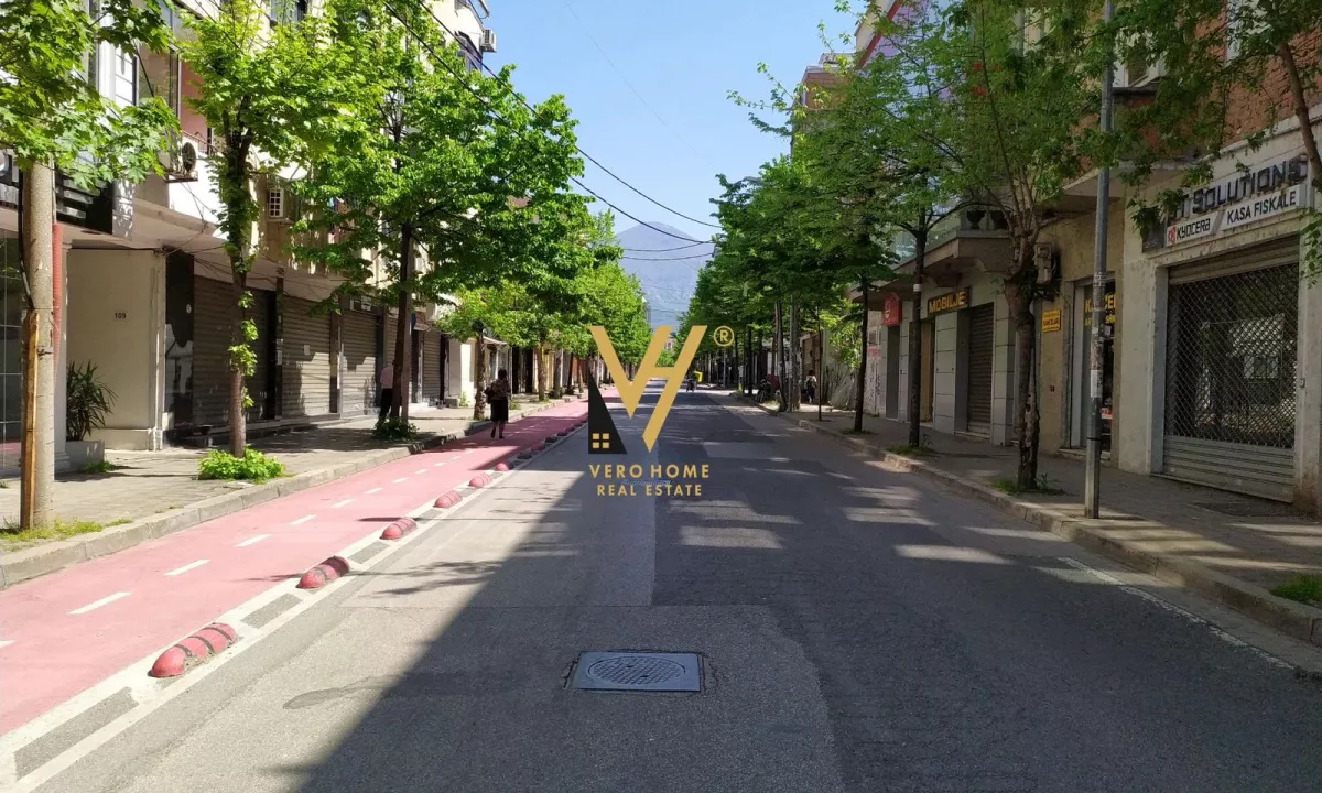 JEPER AMBIENT 20 M2 ME QERA TE RRUGA HOXHA TAHSIM 300 EURO