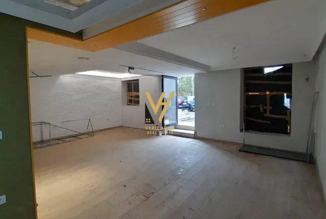 Business Property in Sale 1+1 in Tirana - 115,000 Euro