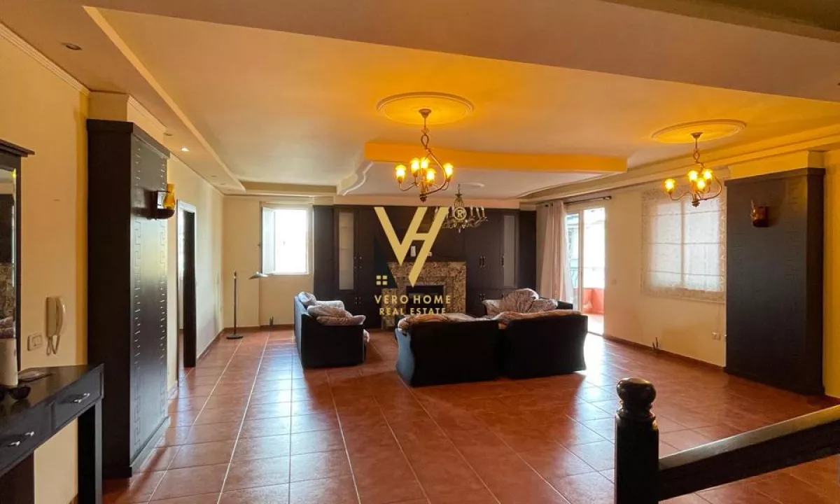 JEPET DUPLEX-ZYRE 300 M2 ME QERA TE KOMUNA E PARISIT 1.500 EURO NETO