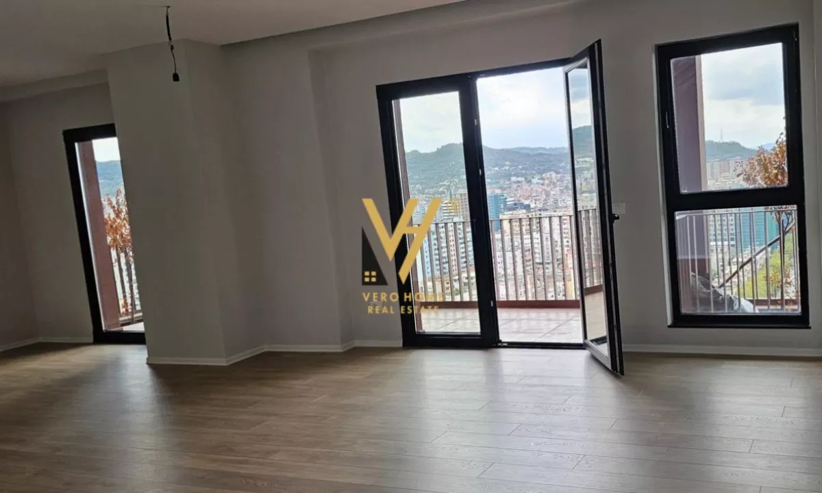 JEPET ZYRE 160 M2 ME QERA TE GARDEN BUILDING, RR.KAVAJES 2.400 EURO