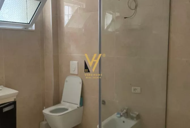 Shtepi ne shitje Apartament ne Tirane, 2+1, Mobilimi Bosh, pa mobiluar, Pagesa 252,000  Euro.