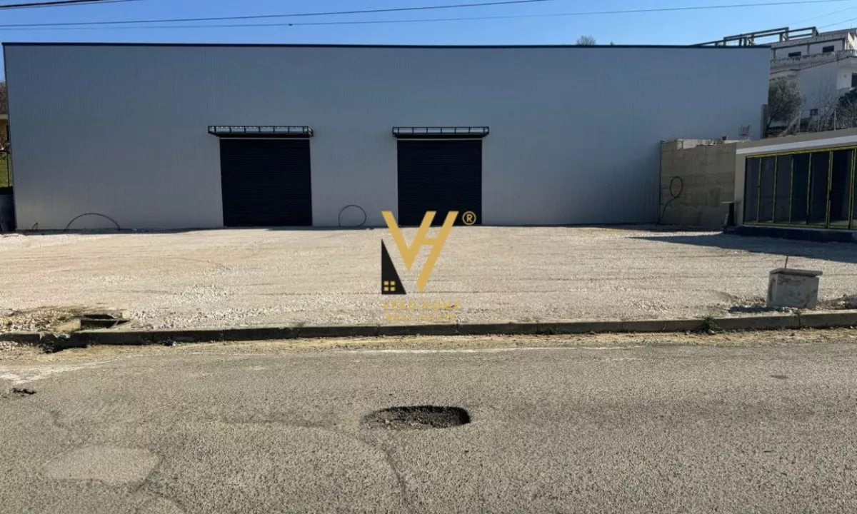 JEPET KAPANON 1.300 M2 ME QERA TE MBIKALIMI I RINASIT 4.000 EURO