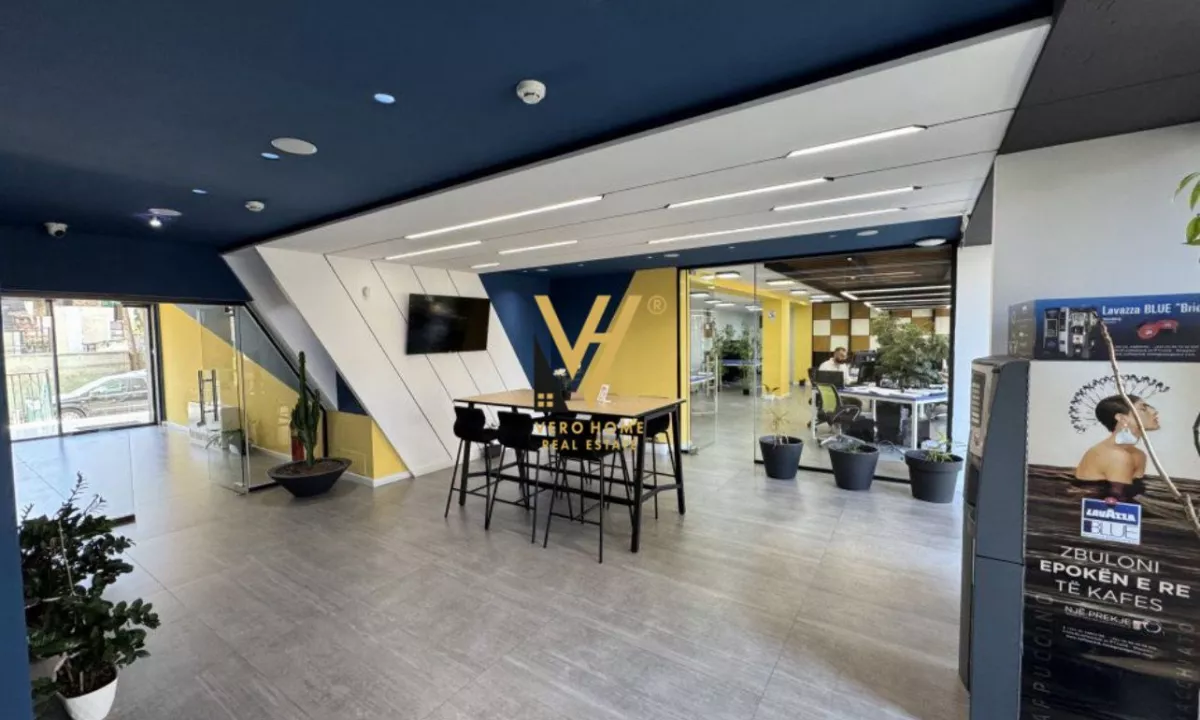 SHITET AMBIENT 900 M2 TE PAZARI I RI 2.700.000 EURO