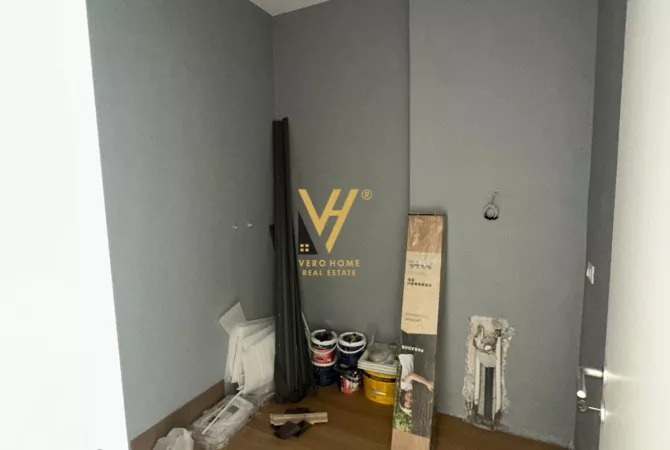 Business Property for Rent 3+1 in Tirana - 100,000 Leke