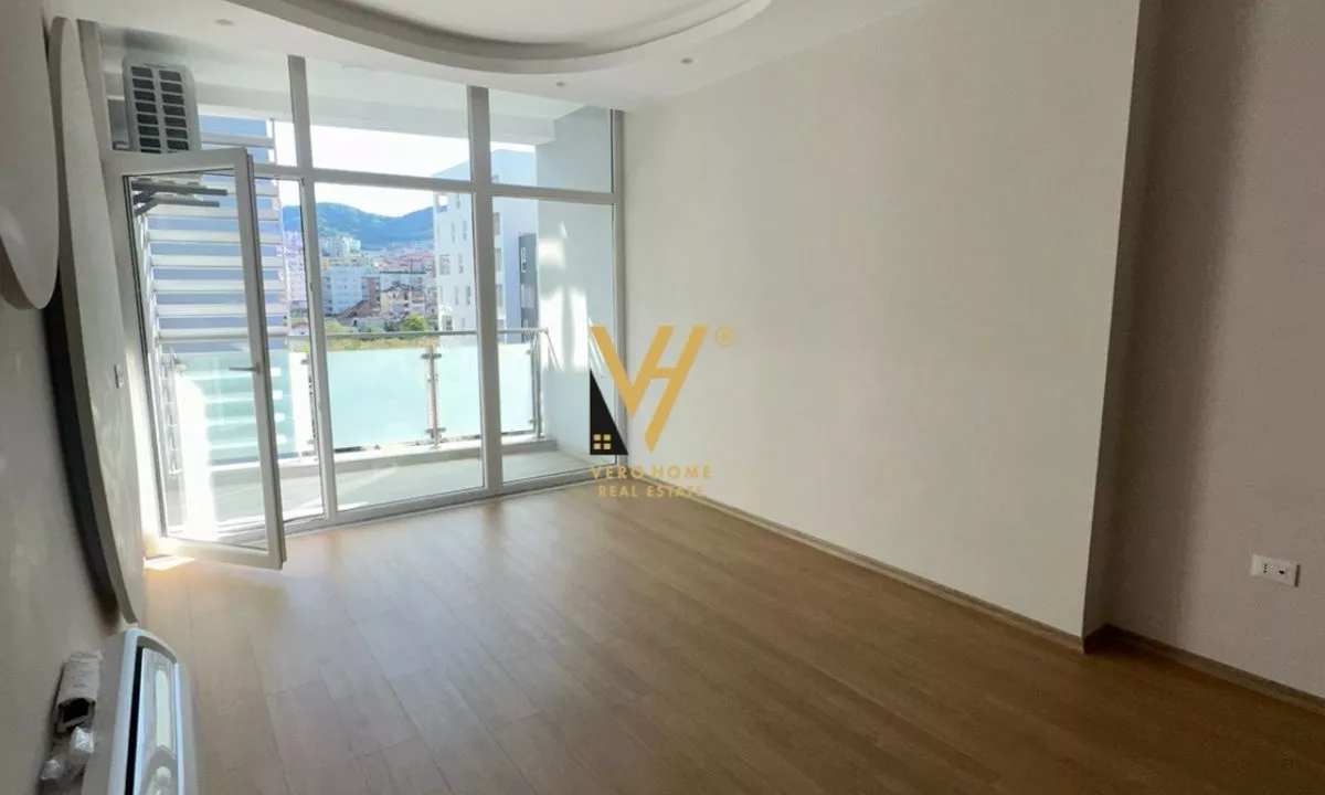 JEPET ZYRE 100 M2 ME QIRA TE KIKA 2, KOMUNA E PARISIT 100.000 LEKE