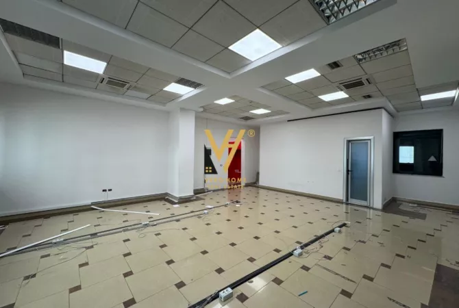 Business Property for Rent 3+1 in Tirana - 800 Euro