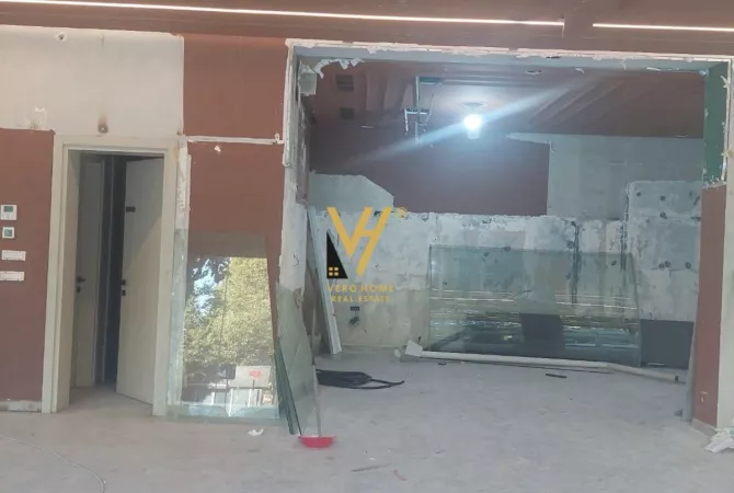 Business Property for Rent 1+1 in Tirana - 1,700 Euro
