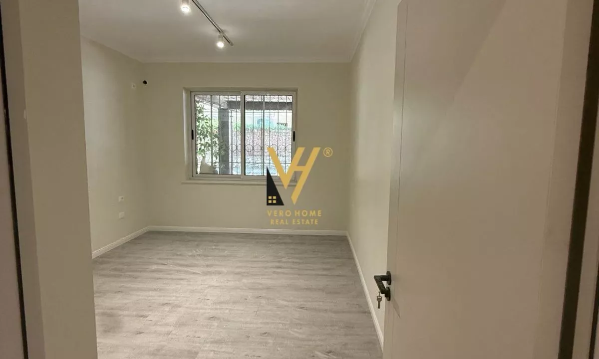 JEPET AMBIENT 80 M2 ME QIRA NE BLLOK 1.200 EURO