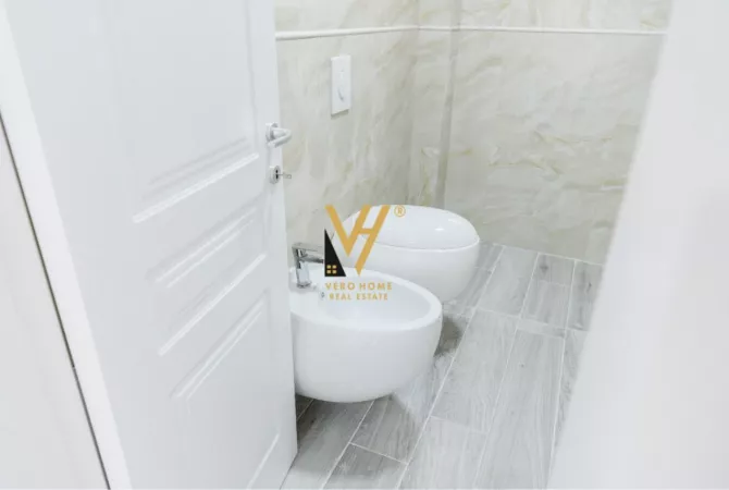 Business Property for Rent 3+1 in Tirana - 1,200 Euro