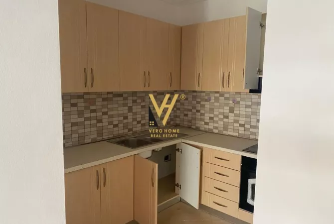 Business Property for Rent 3+1 in Tirana - 500 Euro