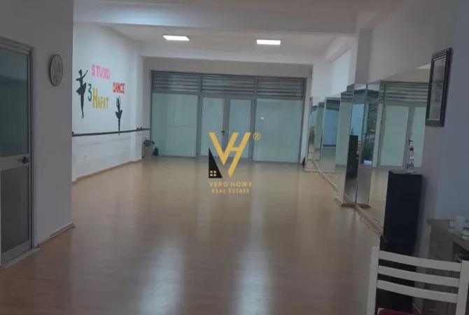 Business Property for Rent 1+1 in Tirana - 60,000 Leke