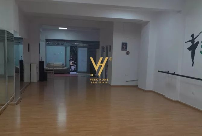 Business Property for Rent 1+1 in Tirana - 60,000 Leke