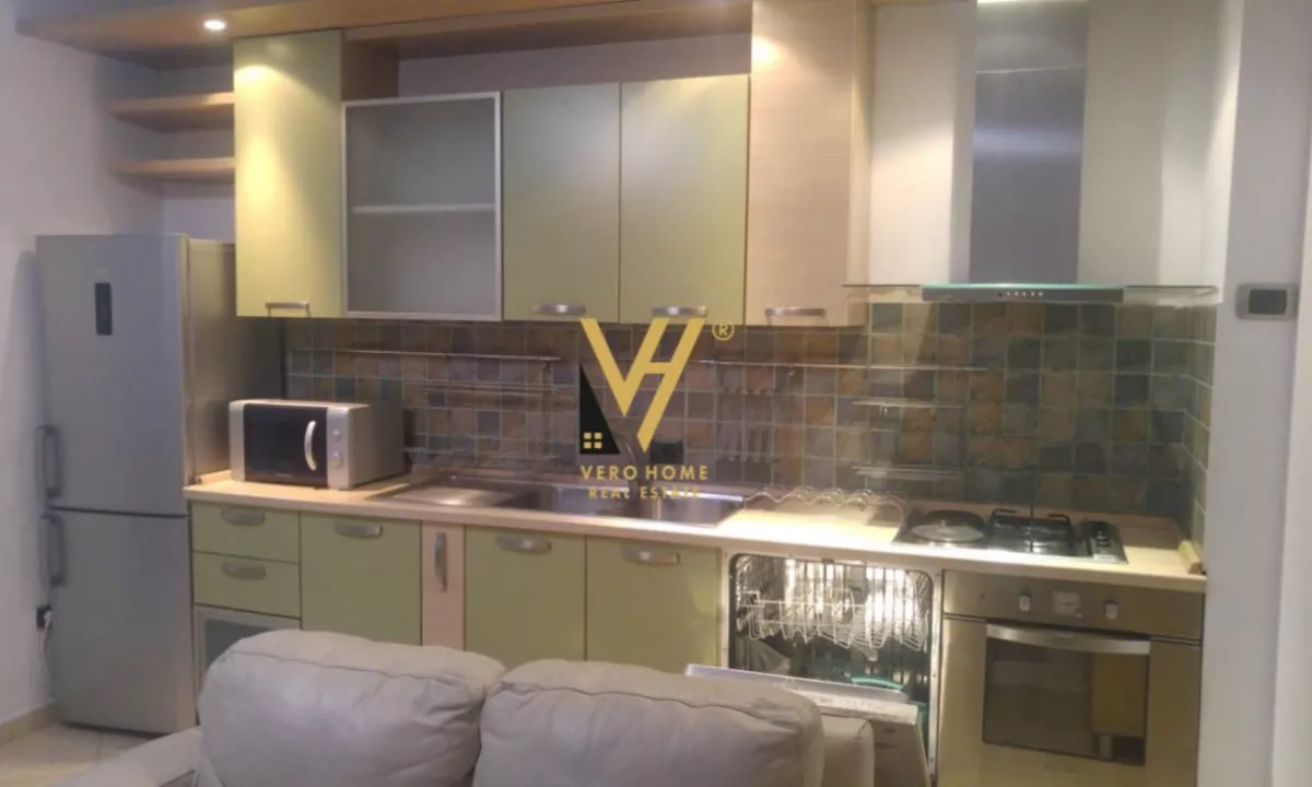 Shtepi me qera Apartament ne Tirane, 2+1, Mobilimi E mobiluar, Pagesa 700  Euro.