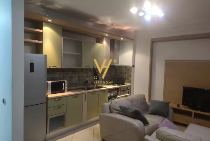 Shtepi me qera Apartament ne Tirane, 2+1, Mobilimi E mobiluar, Pagesa 700  Euro.