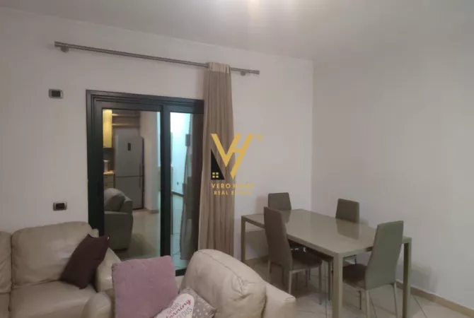 Shtepi me qera Apartament ne Tirane, 2+1, Mobilimi E mobiluar, Pagesa 700  Euro.