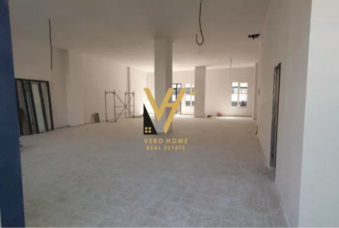 Business Property for Rent 4+1 in Tirana - 4,200 Euro