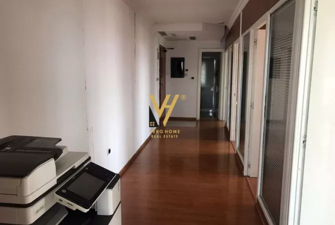 JEPET ZYRE 118 M2 ME QIRA TE KULLAT BINJAKE 2.400 EURO