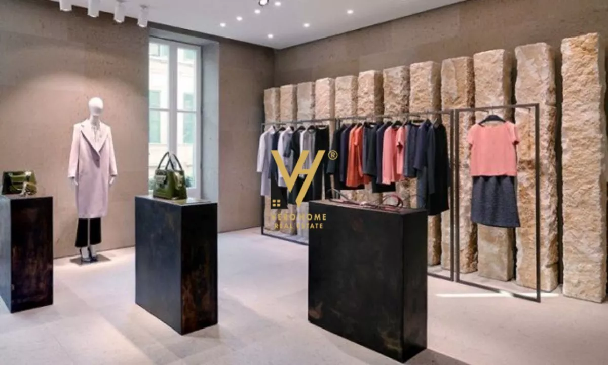 SHITET DYQAN 53 M2 TE HARRY FULTZ, STACIONI I TRENIT 350.000 EURO