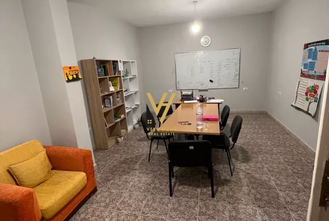 Business Property for Rent 3+1 in Tirana - 60,000 Leke