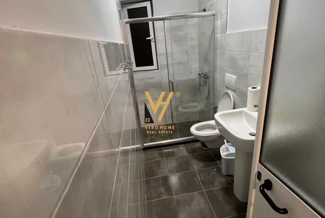 Business Property for Rent 3+1 in Tirana - 60,000 Leke