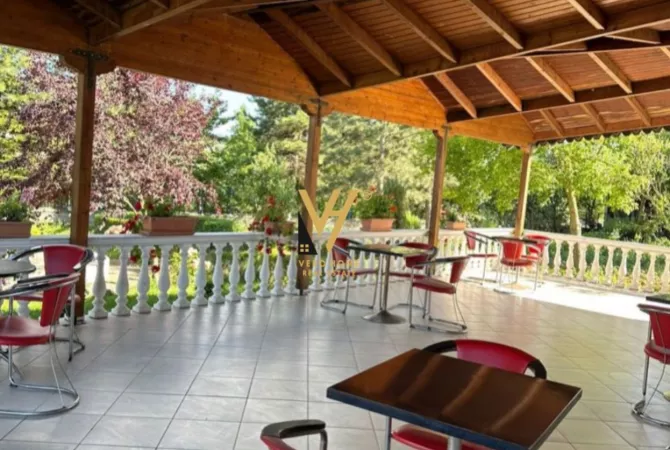 SHITET HOTEL BAR RESTORANT NE KORCE 400.000 EURO