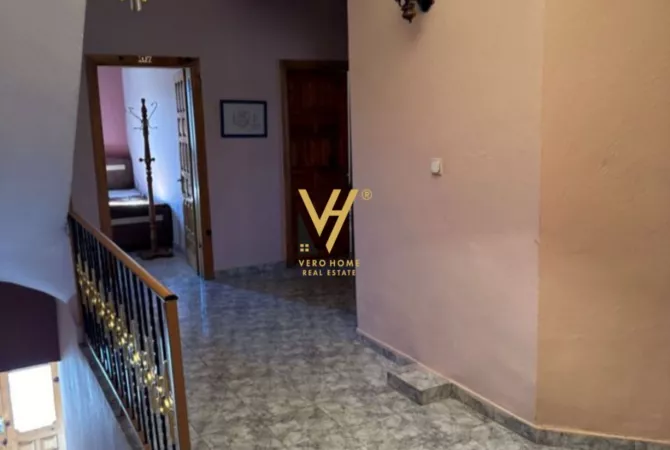 SHITET HOTEL BAR RESTORANT NE KORCE 400.000 EURO