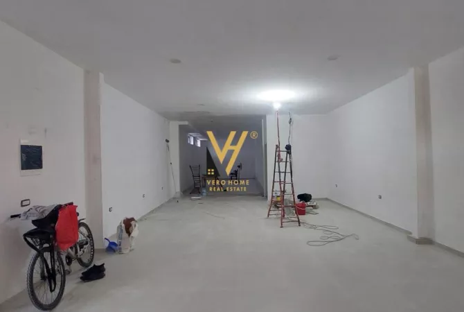 Business Property for Rent 1+1 in Tirana - 2,500 Euro