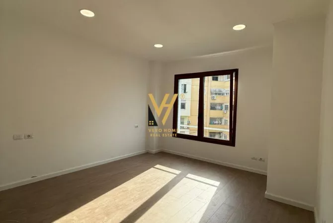 JEPET ZYRE 190 M2 ME QIRA TE DELIJORGJI 250.000 LEKE