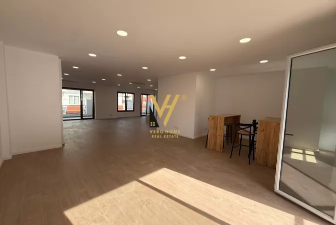 JEPET ZYRE 190 M2 ME QIRA TE DELIJORGJI 250.000 LEKE