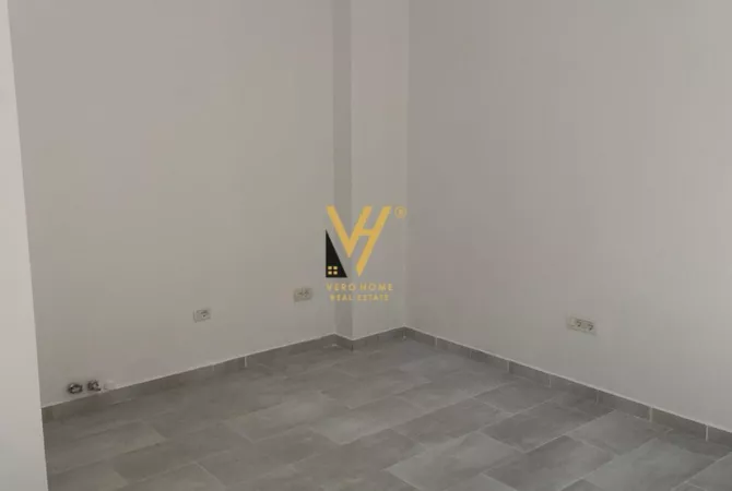Business Property in Sale 1+1 in Tirana - 75,000 Leke
