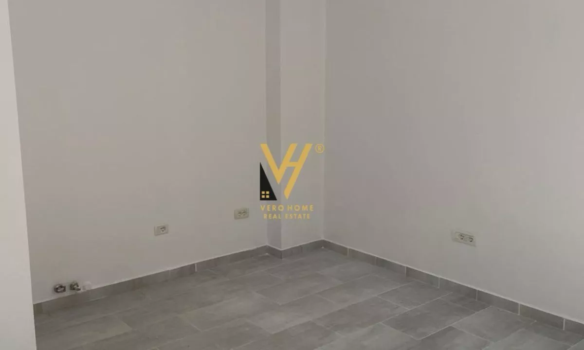 SHITET DYQAN 20 M2 NE MYSLYM SHYR 75.000 EURO