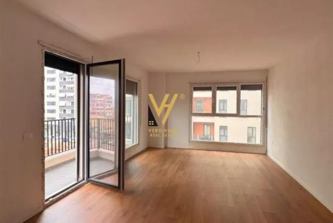 Business Property for Rent 3+1 in Tirana - 600 Euro