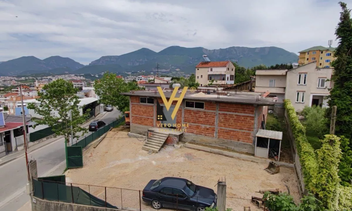 JEPET AMBIENT BIZNESI 450 M2 ME QIRA NE SANATORIUM 1.100 EURO