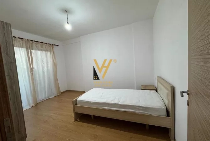 Shtepi ne shitje Apartament ne Tirane, 3+1, Mobilimi E mobiluar, Pagesa 213,000  Euro.