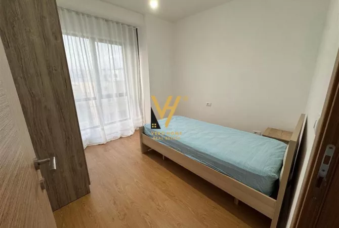 Shtepi ne shitje Apartament ne Tirane, 3+1, Mobilimi E mobiluar, Pagesa 213,000  Euro.