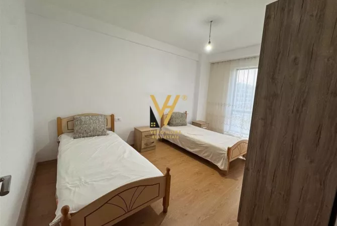 Shtepi ne shitje Apartament ne Tirane, 3+1, Mobilimi E mobiluar, Pagesa 213,000  Euro.