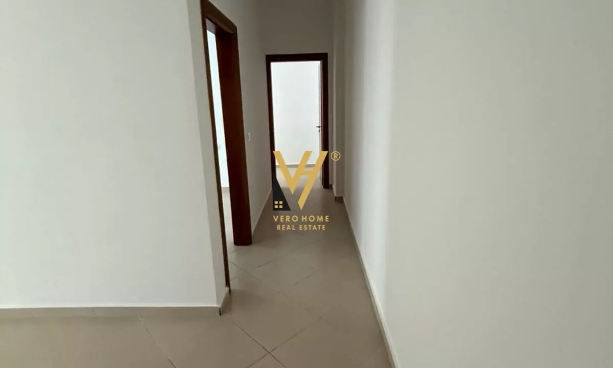 Shtepi ne shitje Apartament ne Fier, 1+1, Mobilimi E mobiluar, Pagesa 8,800,000  Leke.