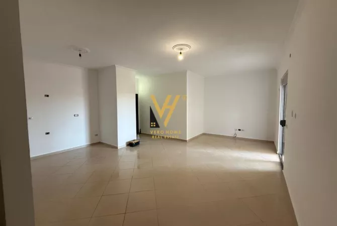 Shtepi ne shitje Apartament ne Fier, 1+1, Mobilimi E mobiluar, Pagesa 8,800,000  Leke.