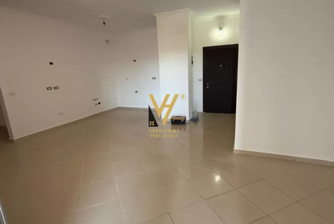 Shtepi ne shitje Apartament ne Fier, 1+1, Mobilimi E mobiluar, Pagesa 8,800,000  Leke.