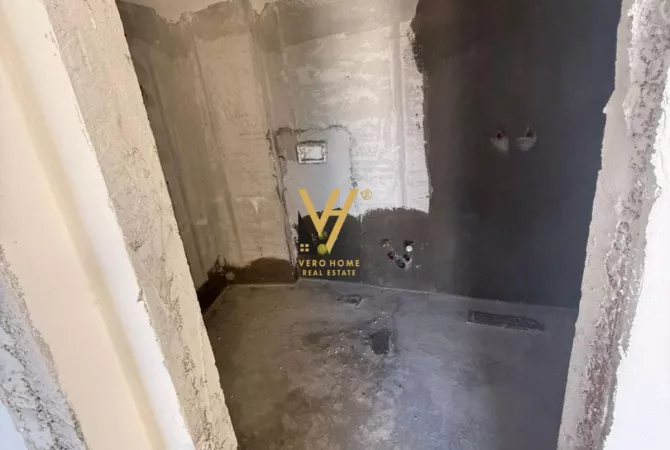 Shtepi ne shitje Apartament ne Tirane, 2+1, Mobilimi Bosh, pa mobiluar, Pagesa 425,700  Euro.