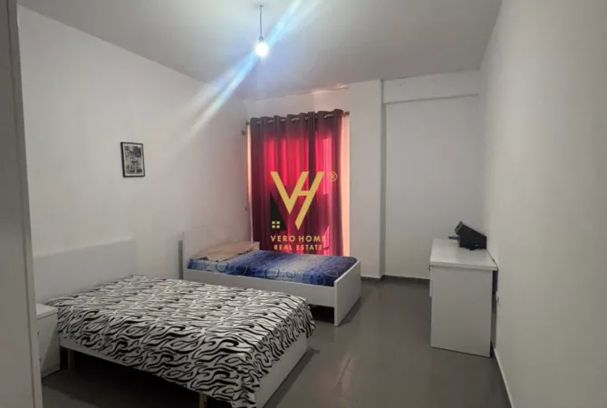 Shtepi ne shitje Apartament ne Tirane, 2+1, Mobilimi E mobiluar, Pagesa 163,000  Euro.