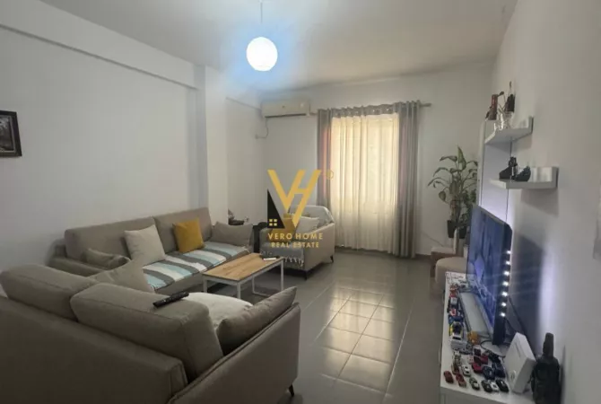 Shtepi ne shitje Apartament ne Tirane, 2+1, Mobilimi E mobiluar, Pagesa 163,000  Euro.